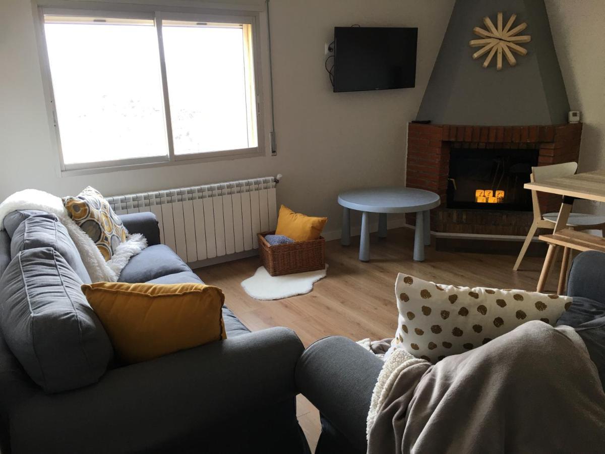 Apartaments La Pertusa Corca  Bagian luar foto