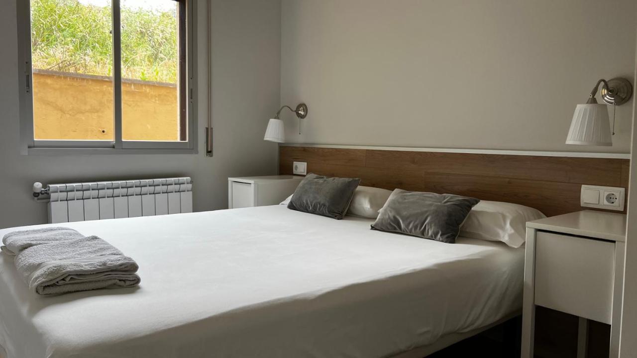 Apartaments La Pertusa Corca  Bagian luar foto