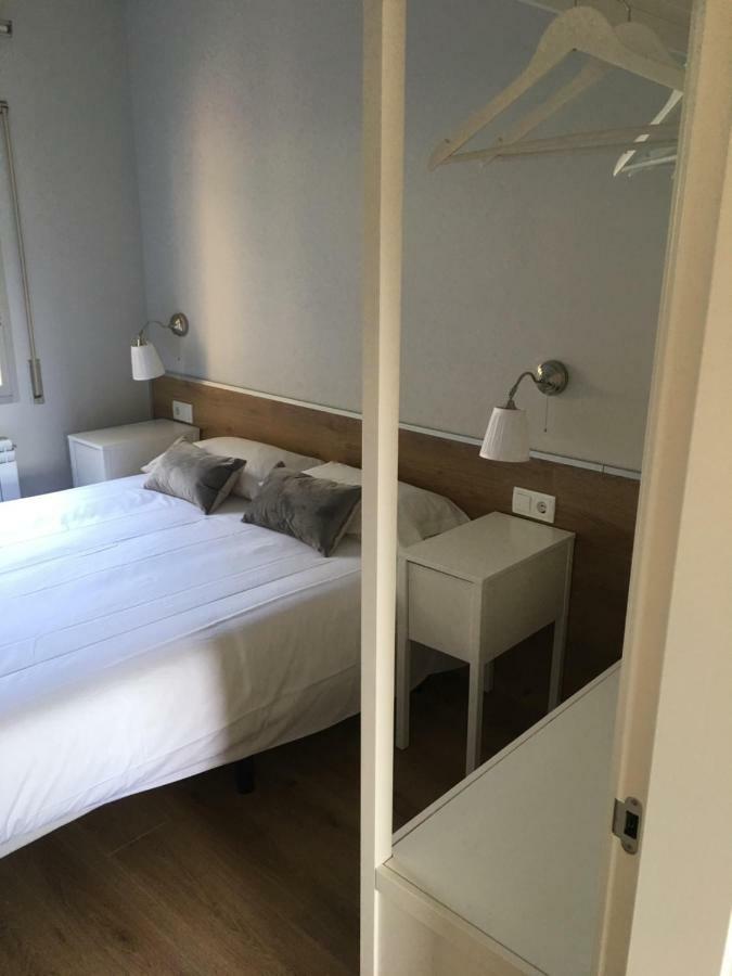 Apartaments La Pertusa Corca  Bagian luar foto