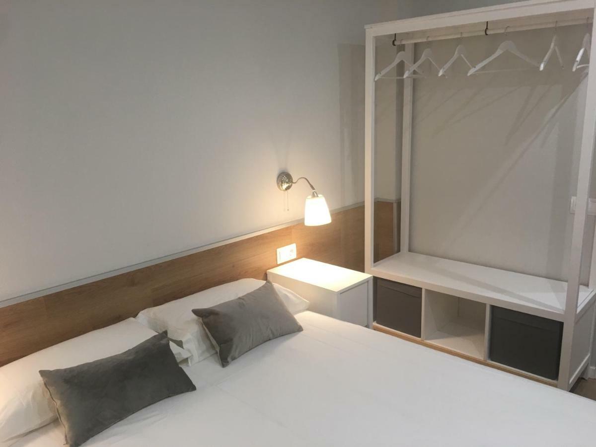 Apartaments La Pertusa Corca  Bagian luar foto